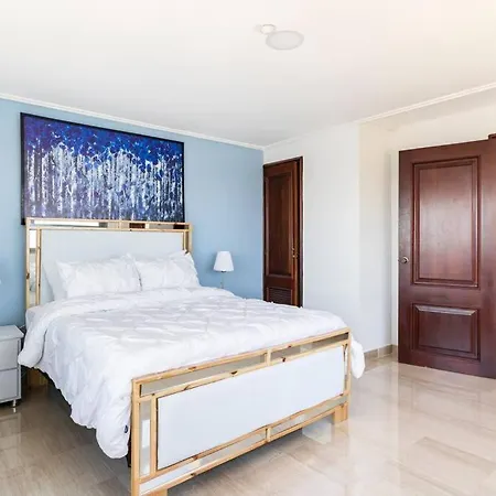 3 Bdr Ocean View Luxury Apartment . Sleeps 6